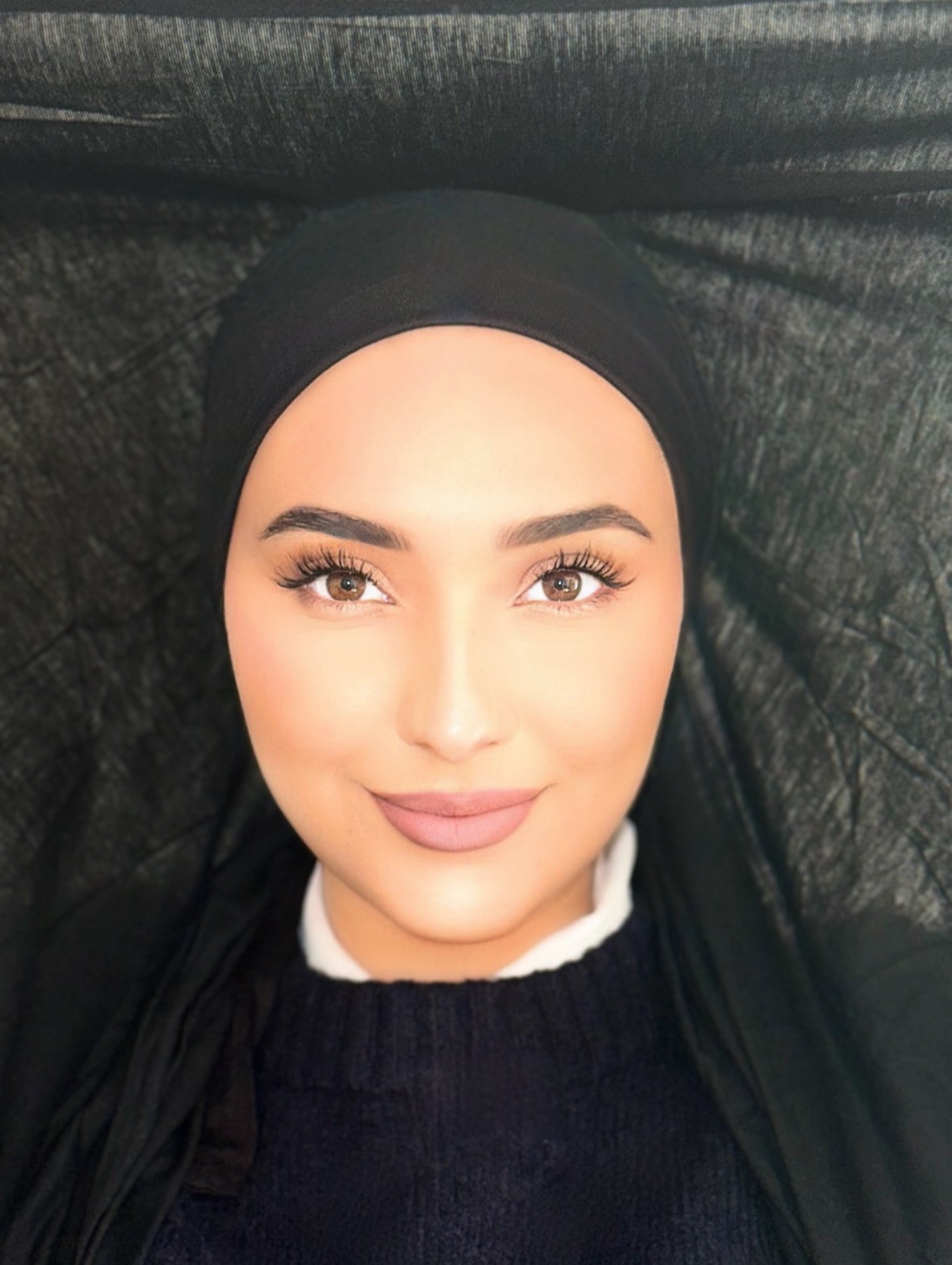 Hijab Express Perfection – Bonnet à Nouer Intérieur Satin + Voile Jersey Coton Modal avec Aimants – Qualité Supérieure XL – Noir