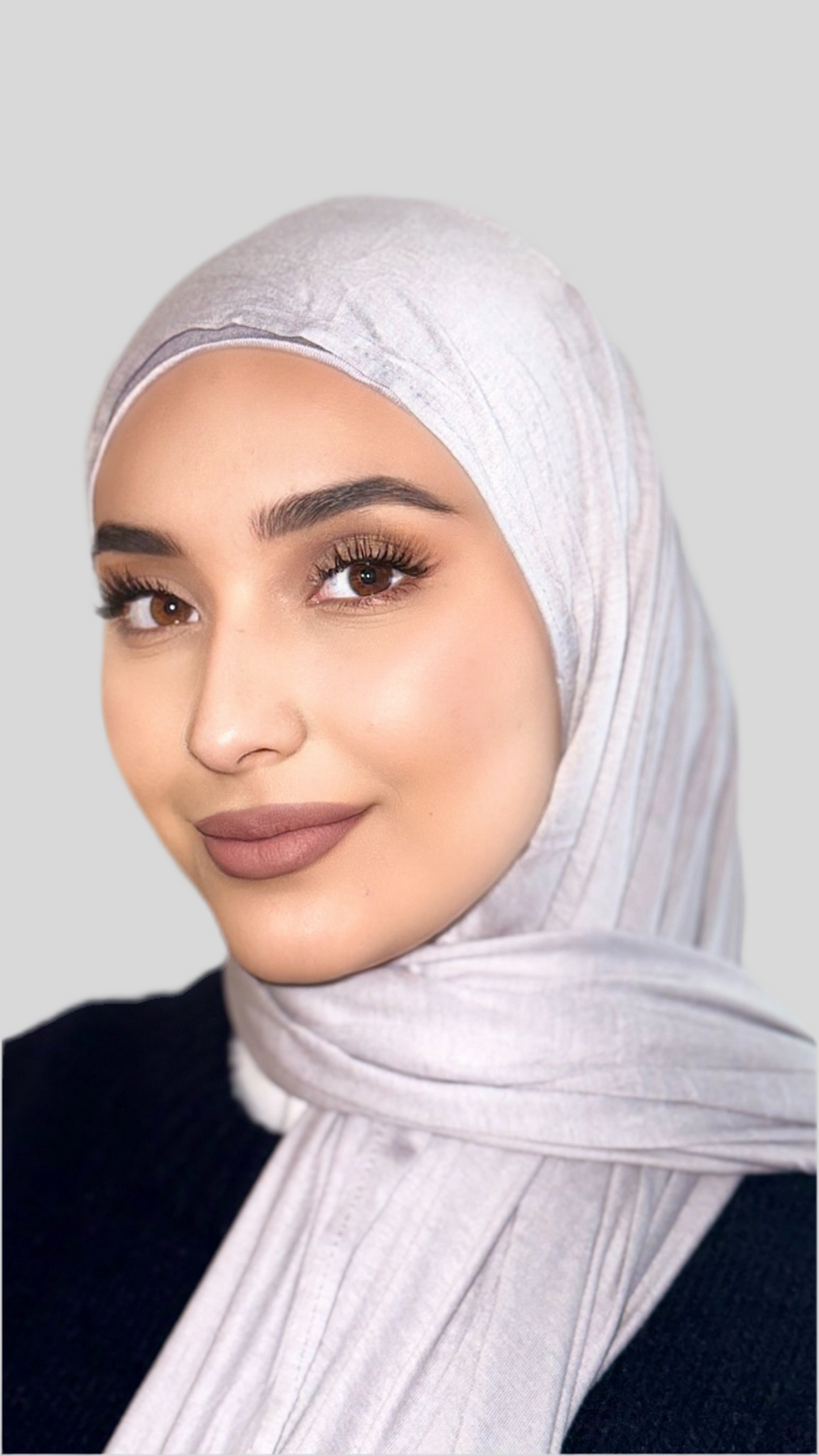Hijab Express Perfection – Bonnet à Nouer Intérieur Satin + Voile Jersey Coton Modal avec Aimants – Qualité Supérieure XL – Gris Clair