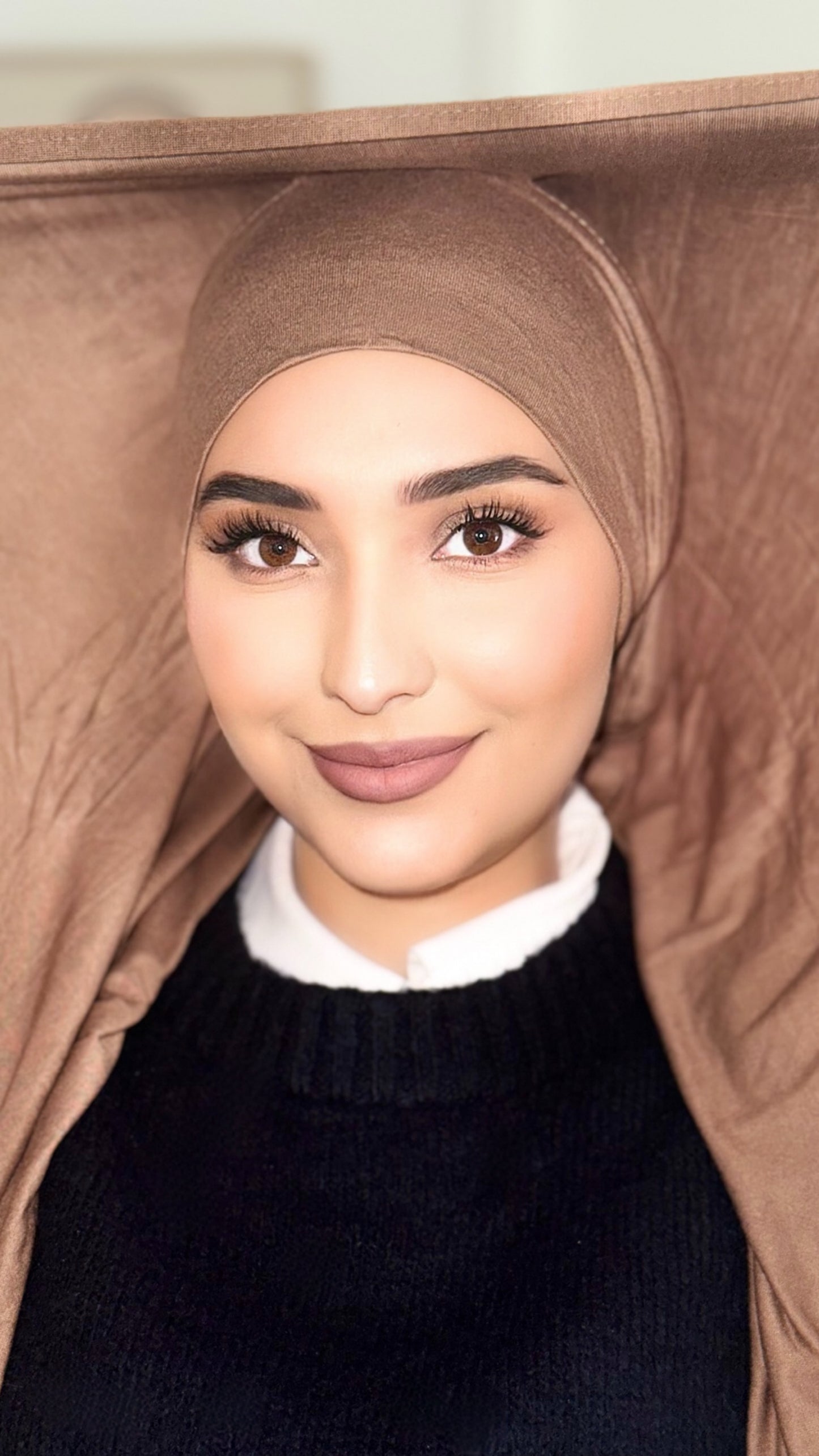 Hijab Express Perfection – Bonnet à Nouer Intérieur Satin + Voile Jersey Coton Modal avec Aimants – Qualité Supérieure XL – Mocha