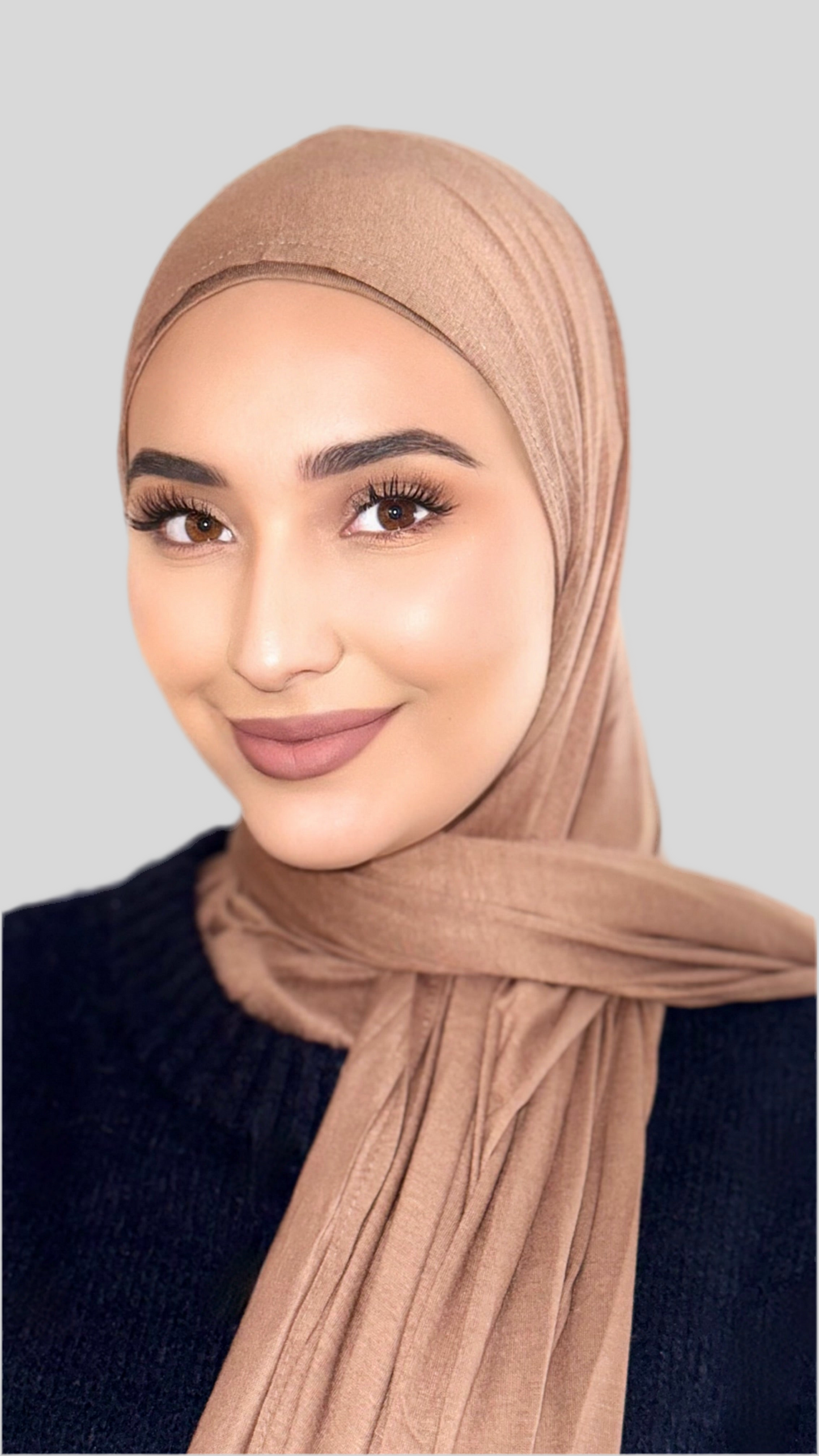 Hijab Express Perfection – Bonnet à Nouer Intérieur Satin + Voile Jersey Coton Modal avec Aimants – Qualité Supérieure XL – Mocha