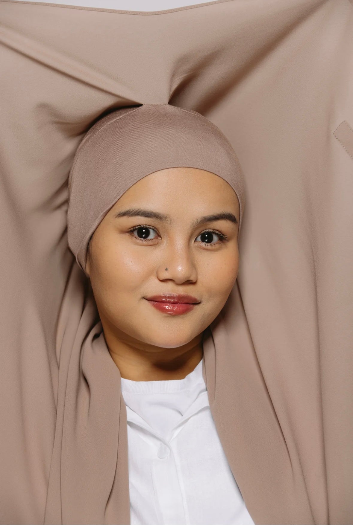 Express Premium Chiffon Hijab mit Magnetverschlusssystem und integrierter Haube - Praline